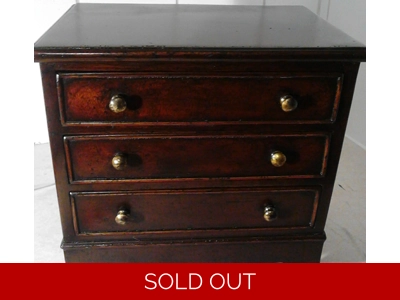 Late Georgian mahogany chest